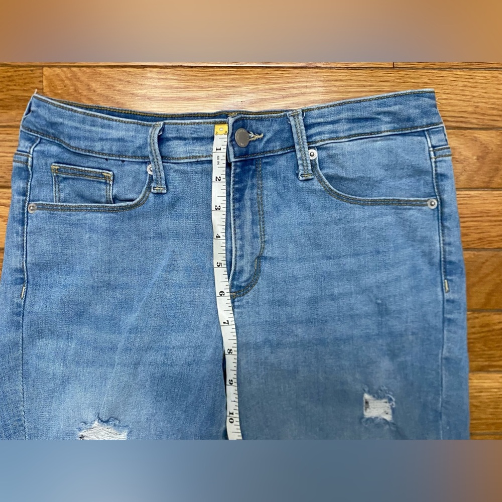 NWOT Universal Thread Mid Rise Shorts - Picture 2 of 6